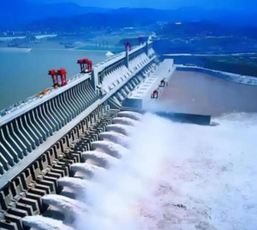 日本网友表示：如果中日战争爆发，日本第一个炸的不是中国的重要城市，而是第一个炸中