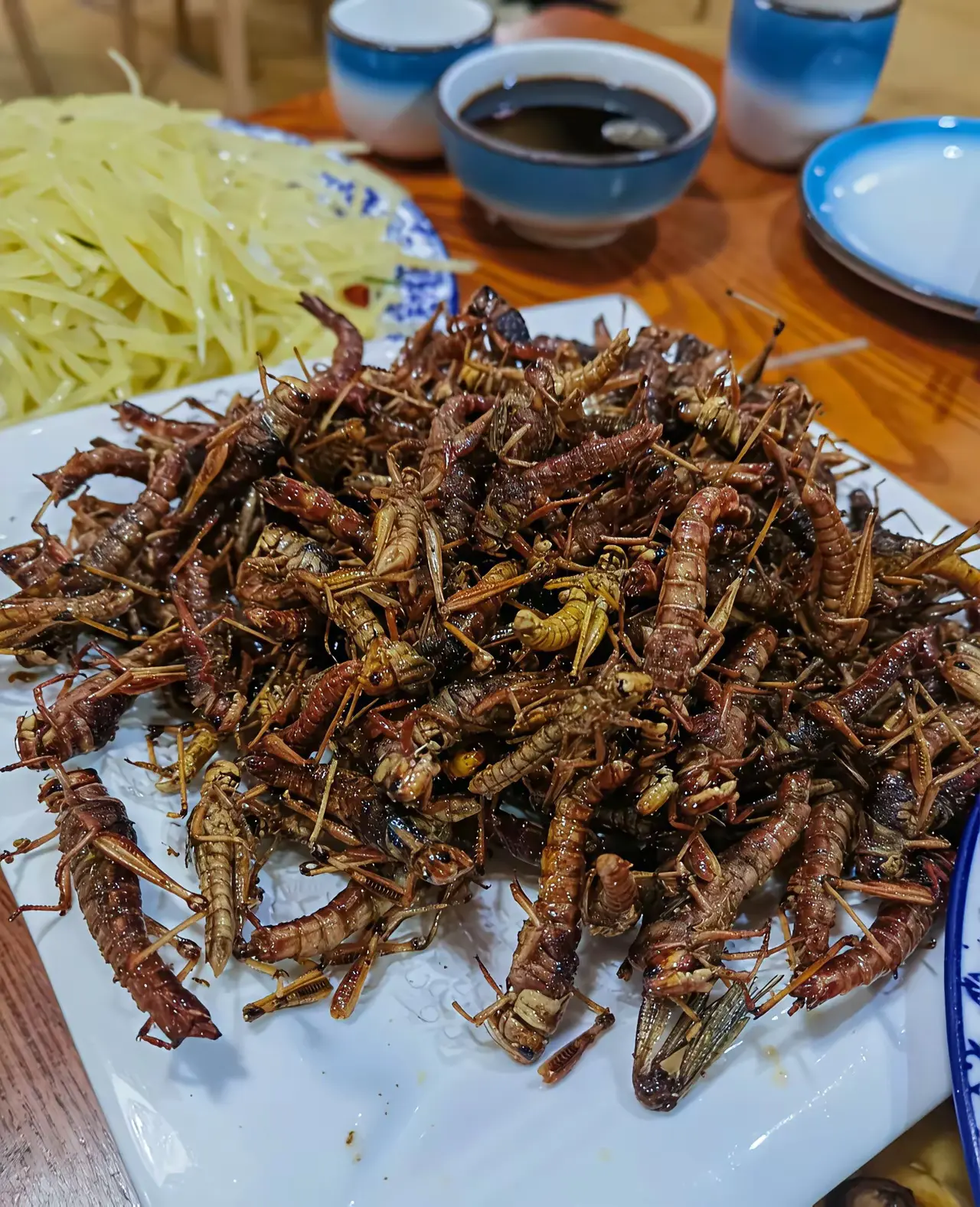 同事请客，非的点这个菜，这个菜硬吗？