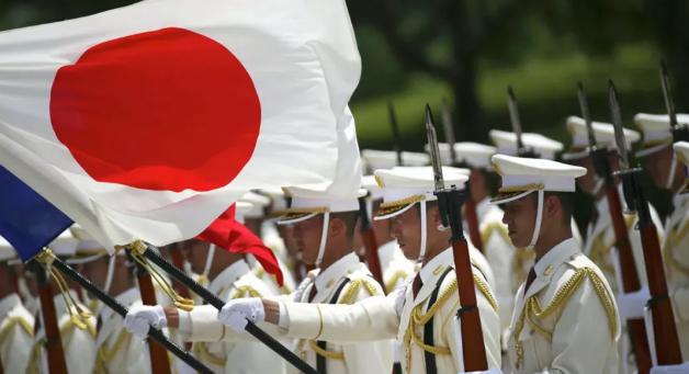 日本彻底疯了？很多人以为东京是在以卵击石。错了！真相是，日本正在复刻当年偷袭珍