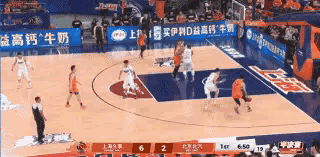 上海久事球星张镇麟真是自取其辱！在今天上海久事主场迎战北京北汽的季后赛半决赛G1