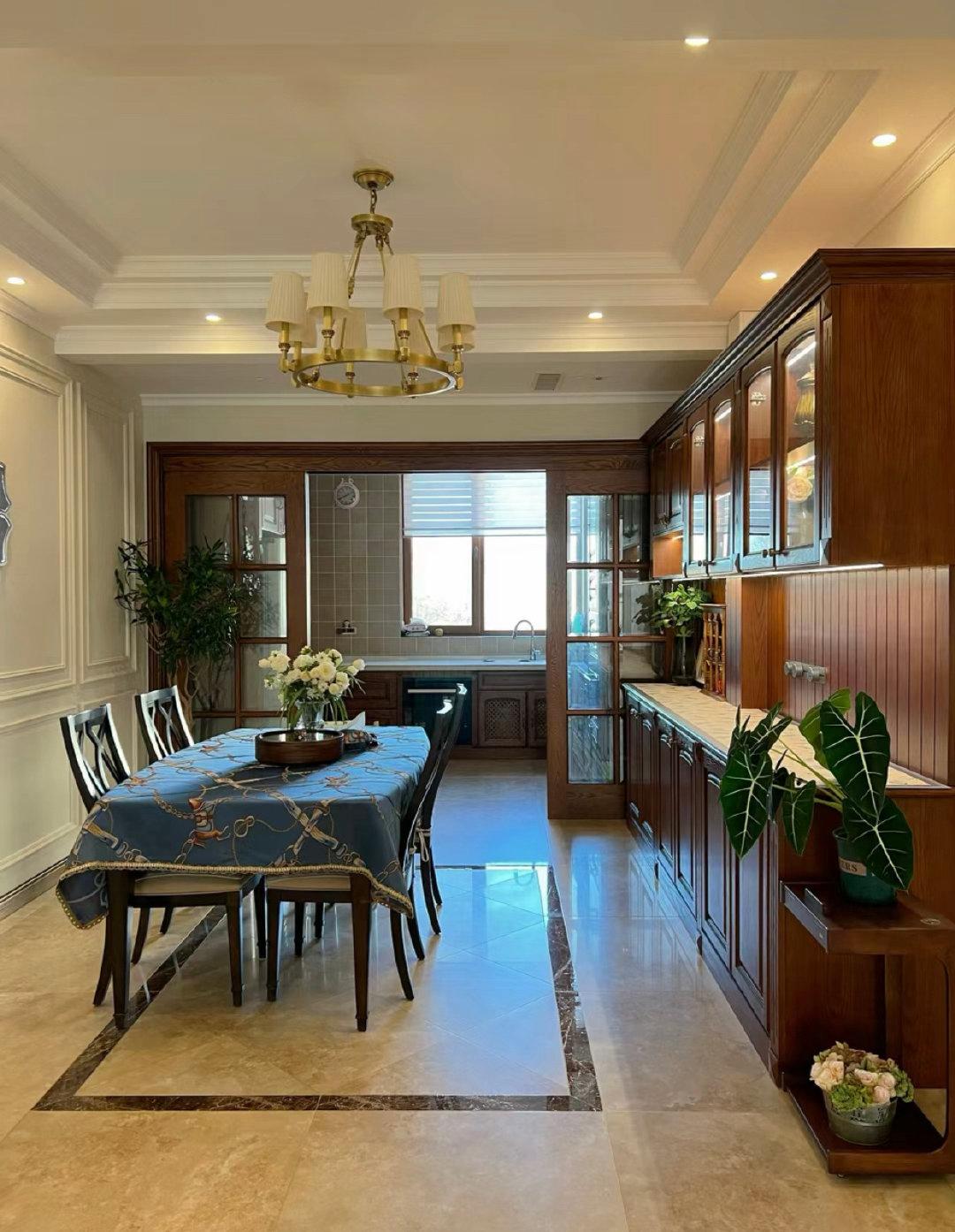 济南楼市还是没有止跌。济南楼市从去年10月之后，济南楼市的各个区域房价普遍还是