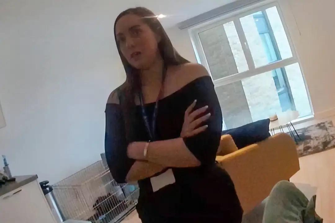 英国教师诱惑性侵2名学生，直至怀孕生子，受审时藏婴儿帽于裤中。在这个光怪陆离的