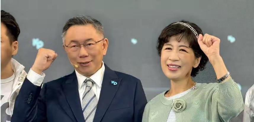 柯文哲夫人陈佩琪带儿子在大陆旅游，高铁上听见广播找医生，拎着血氧机就冲过去了。