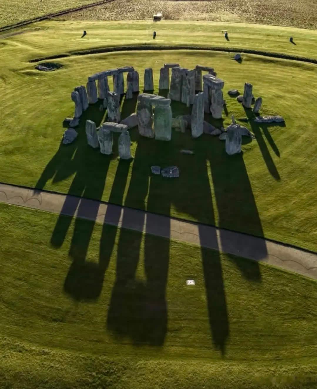 1906巨石阵现代人建造的吗？图11655巨石阵画图21906年空中视角图7