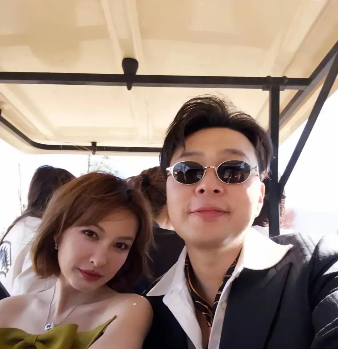 维持婚姻的不是爱。是尺寸。昨天在长沙家居城看到杜海涛沈梦辰。她拿起一个盘子