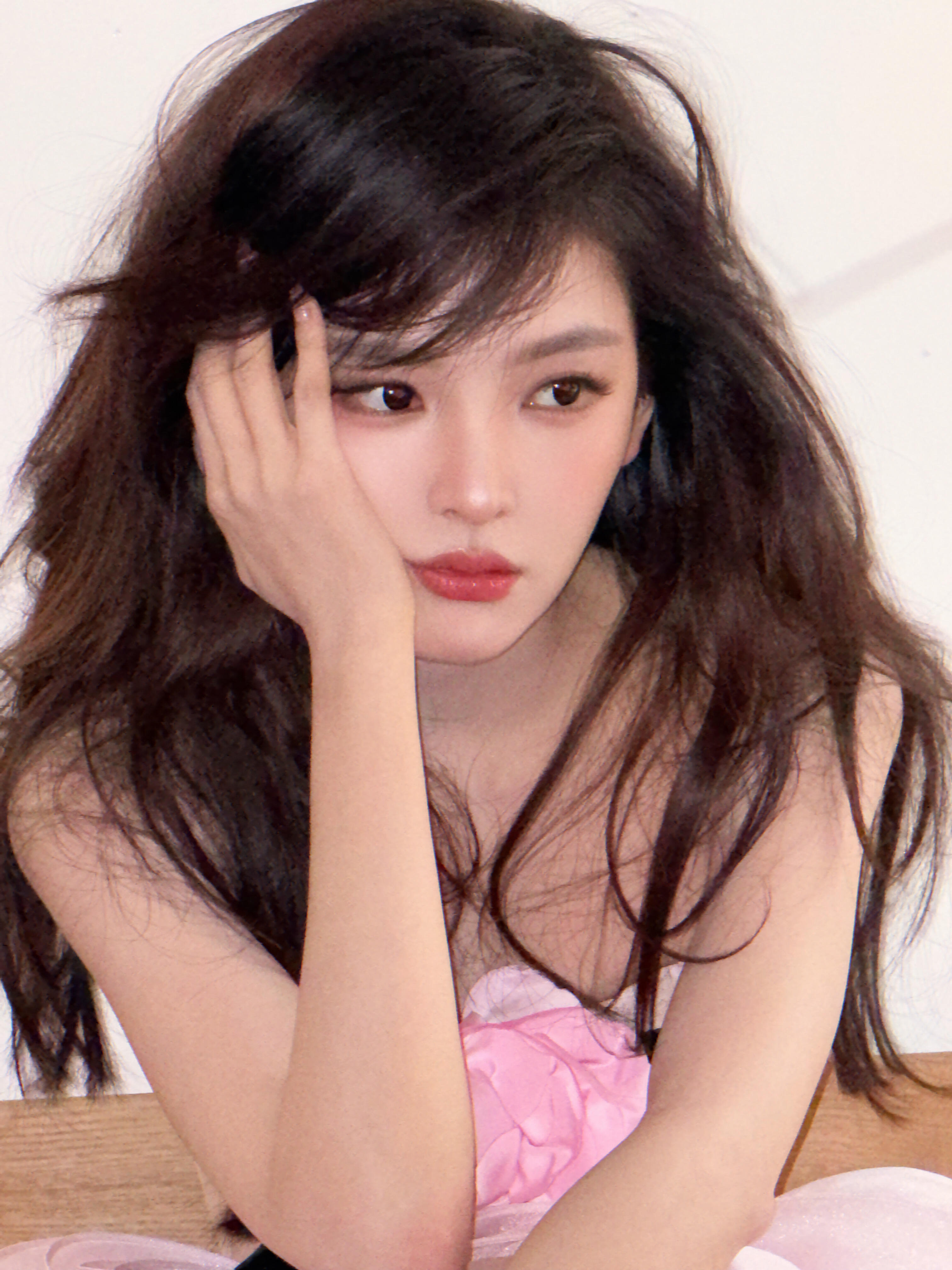 章若楠娇兰活动出图好美的花仙子🌸