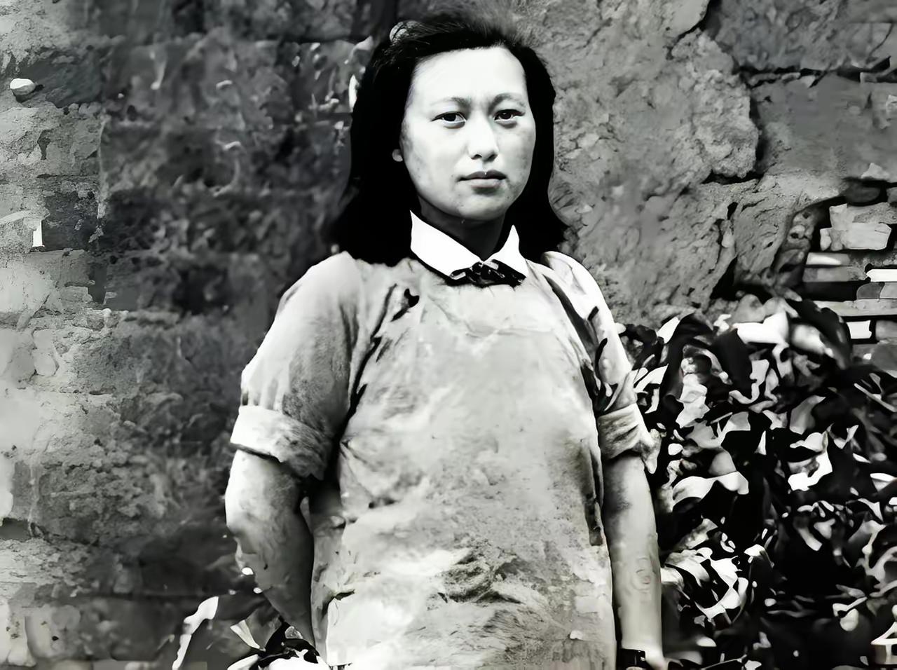 红二十五军准备长征时，做了一个决定：把七名女护士留下来，每人发8块银元，让她们留