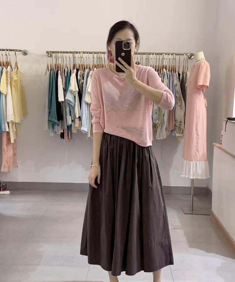 去小姑子店里当模特，她要送我一套衣服作为酬劳，大家帮忙看看哪一套更好看呢？拍了