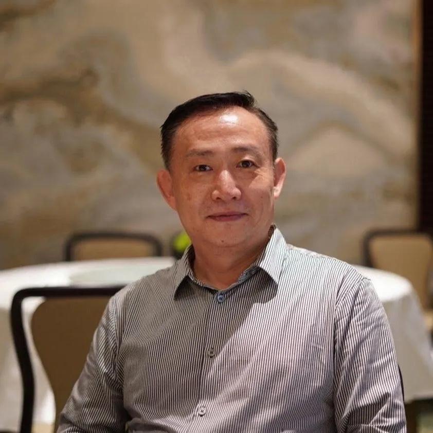 美联储必须要拉爆东大吗？美国眼下最大的麻烦，不是别人传得沸沸扬扬的美债危机，而是