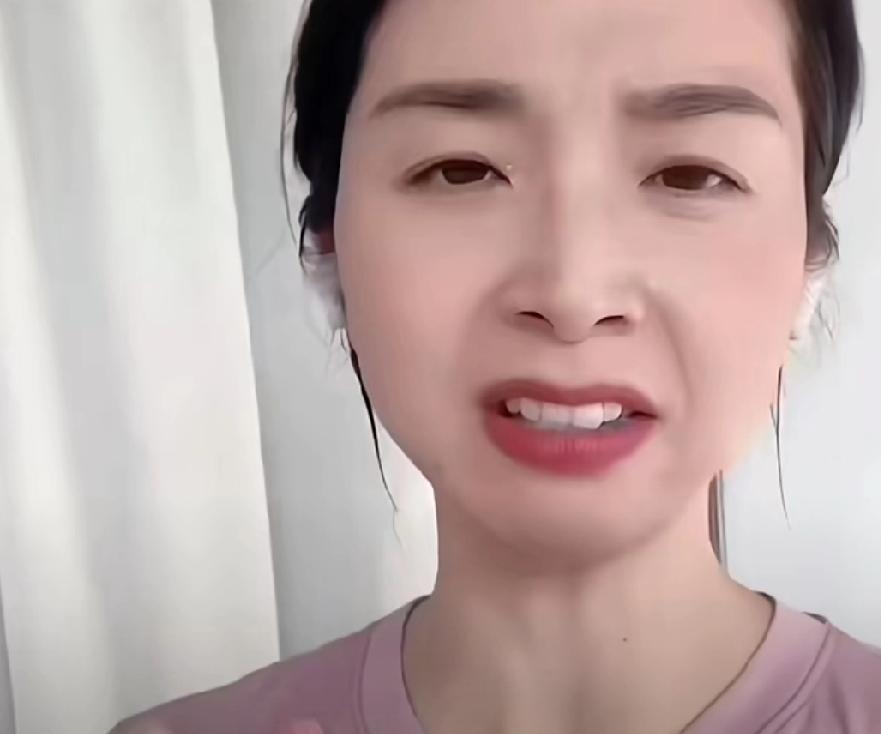 崔丽丽真是一个狠人，不是因为她给女儿做了一个榜样，而是因为细节越扒越多，疑问也越