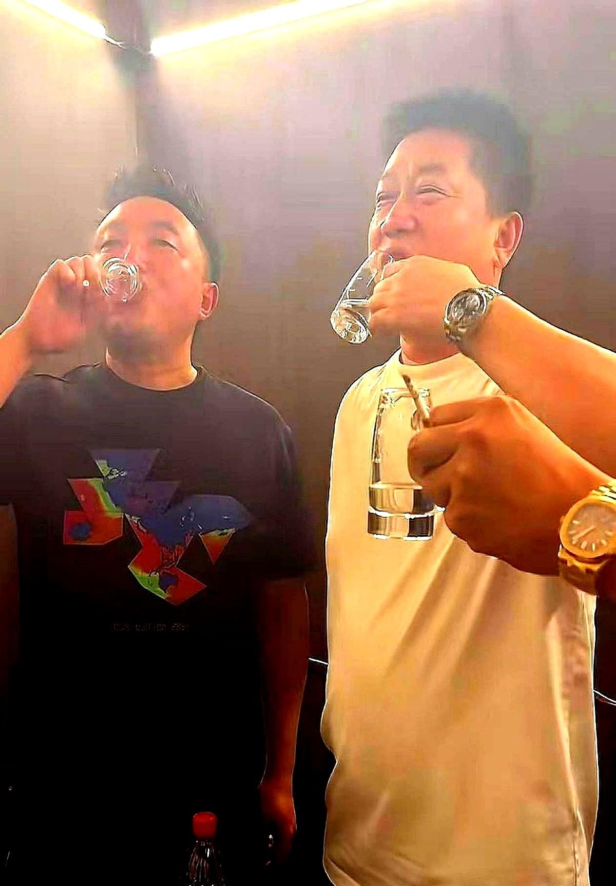 郭德纲这艘船，到底有多稳？有人一年稳稳当当挣200万！就说张鹤伦吧。2024