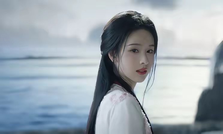 月鳞绮纪陈都灵更贴和女一1、月鳞绮纪露芜衣真的美2、雾妄言也很美，白月光的美，单