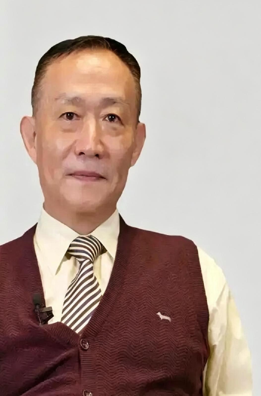 卢麒元一句“百年招亲纳贡的时代必须结束”，戳破的是旧全球化的遮羞布：早年“招亲”