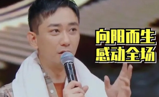那年，王自健去张国立家拜年，张国立却十分冷漠地说：“你把我都拉黑了，还来我家拜年