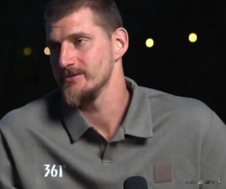 约基奇谈名气：“NBA带给我财富，也带给我名气，同时这也是一种困扰。”“