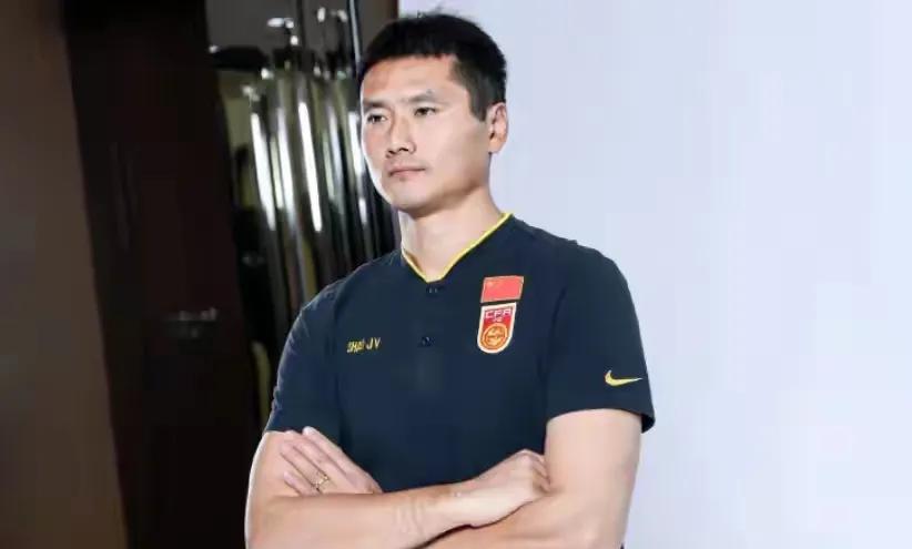 太意外了！邵佳一成为国足主帅3大意想不到：1：没想到中国足协选帅组选来选去选了