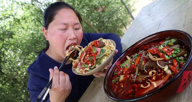 回顾: 南宁女子每天大量饮水, 却查出肾衰竭, 医生: 忽略了1件事