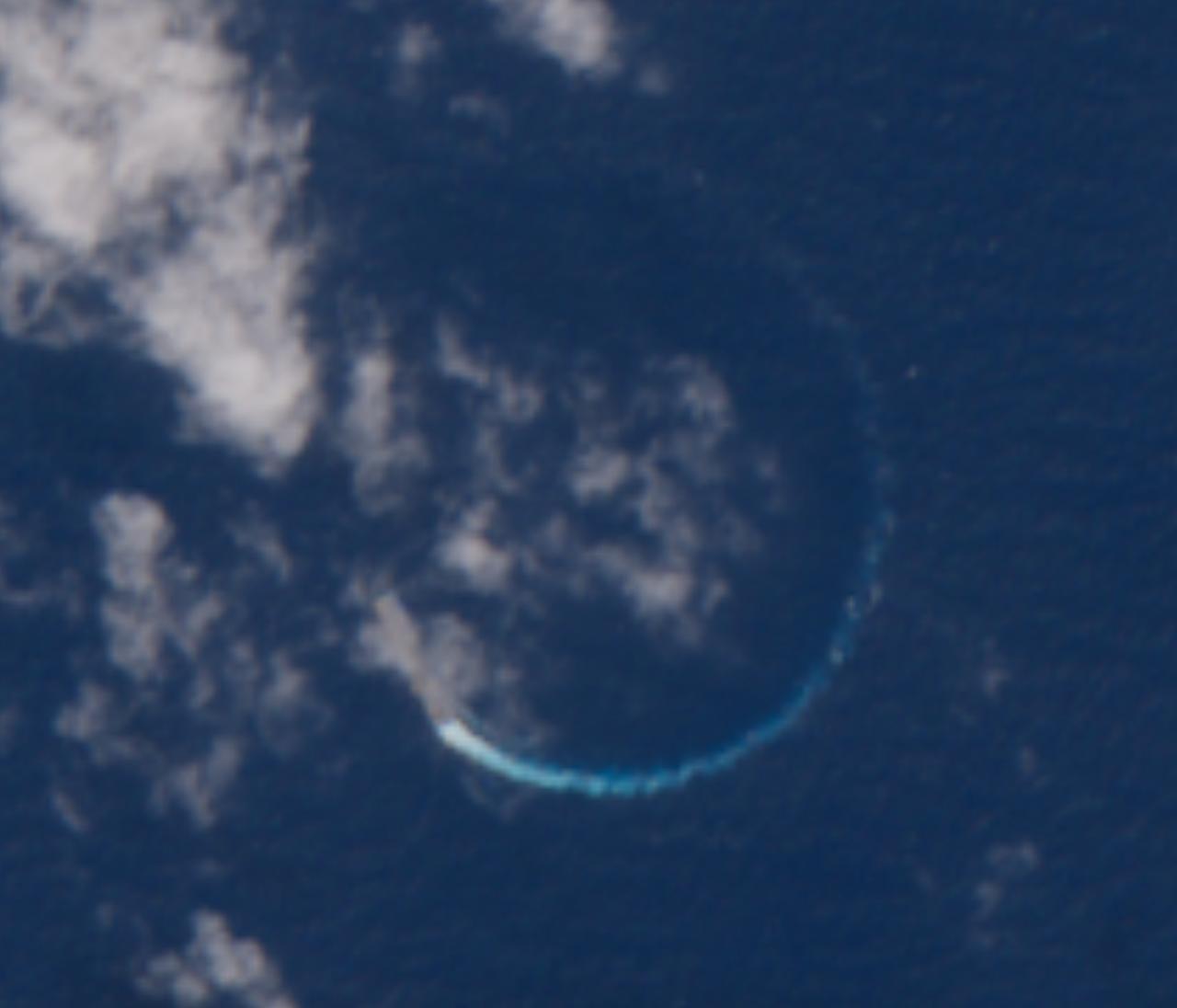 菲律宾没完没了了，跟狗皮膏药一样怎么都扯不掉。12月12日，菲律宾出动多架小飞机