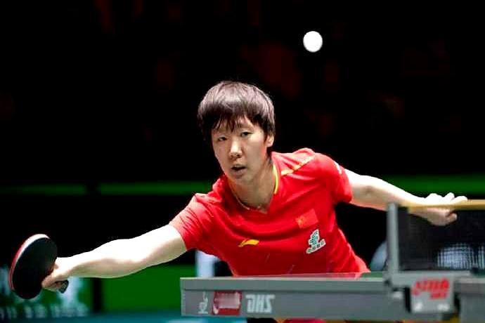 王曼昱说每天都在积极治疗和康复刚刚才在赛场上3比0横扫对手，她转过头就坦