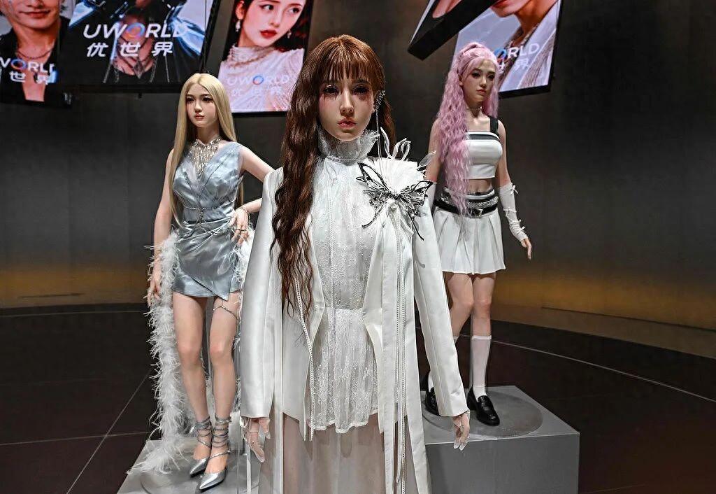 花99万请回家的“赛博女友”，撑不过一个晚上？网友吐槽：还不如做个仿真猫猫狗狗，