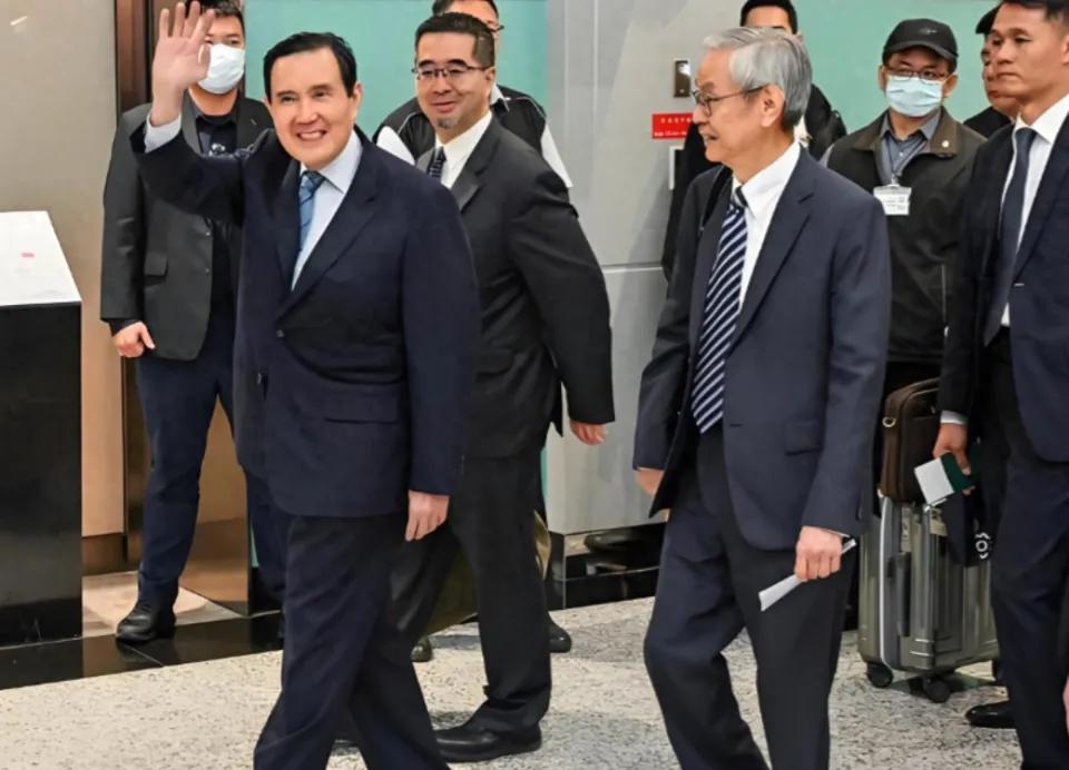 马英九大陆行可以休矣！马英九超长大陆行结束了，此番行程他领略了大陆壮美山河，