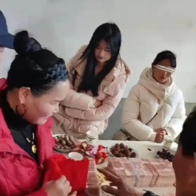 江西九江，有一对情侣即将结婚，两家人在商量婚事的时候，女方父母向男方家索要38.