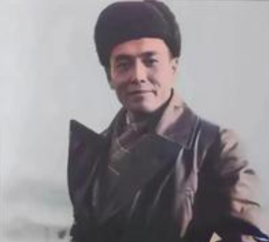 1988年，95岁的孙连仲将军在台湾看到到大陆拍摄的《血战台儿庄》自己本人的形象