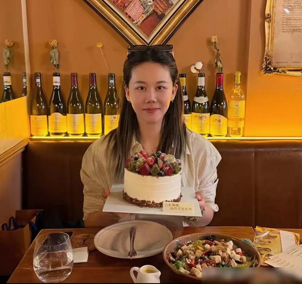国乒陈幸同29岁生日直接甩出四个字：忠于自己。她和周启豪相恋七年，去年底先取消