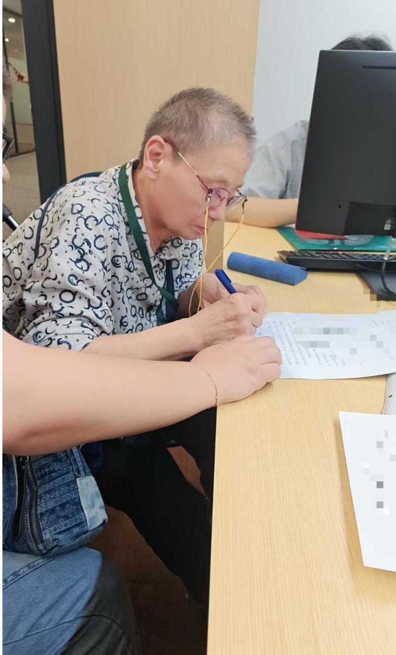 真是没想到邻居60岁竟然离婚了理由很简单:不伺候生病的婆婆请问哪条法律规定