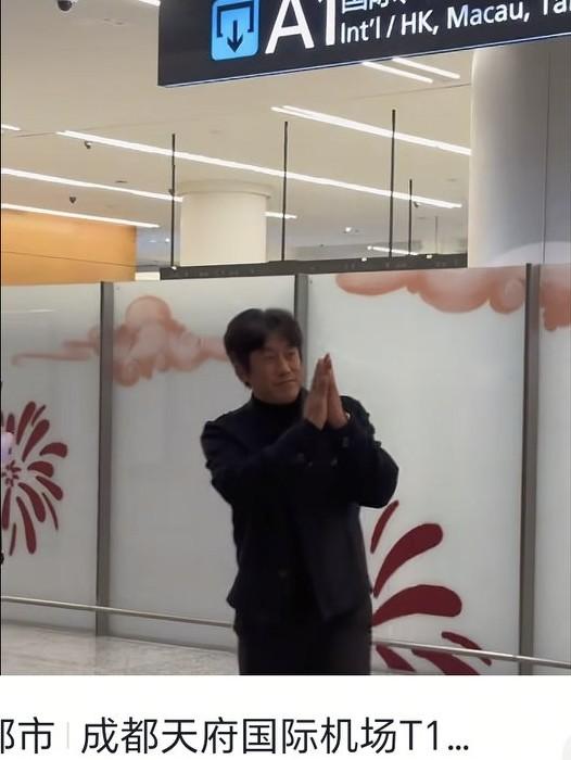 真的走了，蓉城会散么？成都蓉城激情四射的比赛是徐造就的气质，如今徐转身离开，明