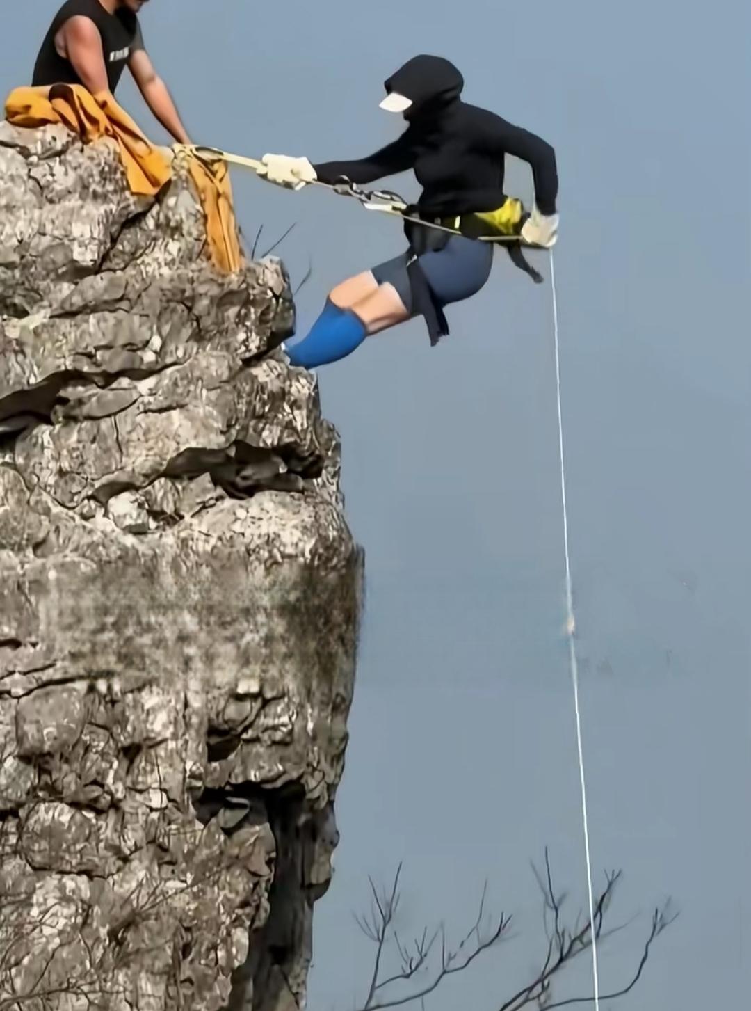 如果不是江西九江这起岩降事故，都不知道什么是岩降。九江湖口县雁列山，发生一起