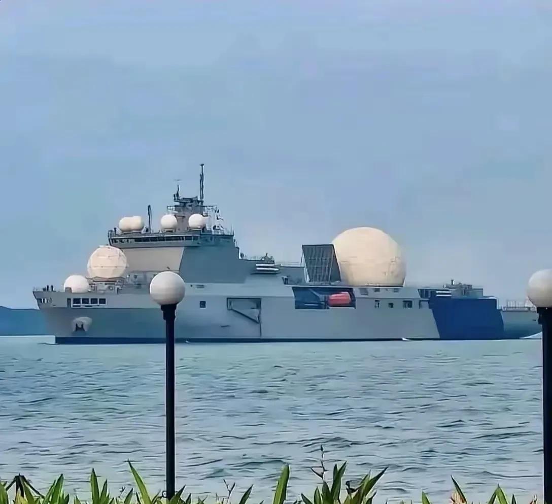 印度搞出电子侦察船了，军事实力又上升一大截，印度人觉得军事实力已经全球第二了。这