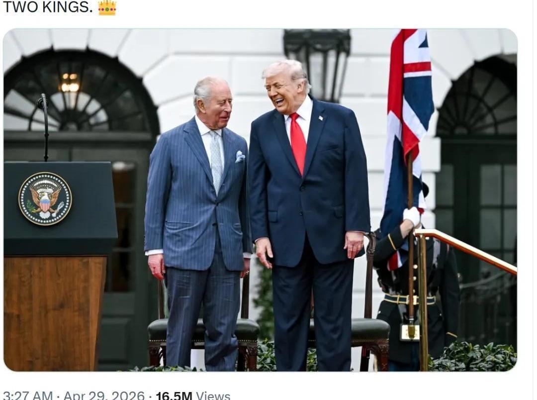 英王查尔斯全程背手，真的是防特朗普？背手是英国王室百年礼仪，庄重克制，杜绝
