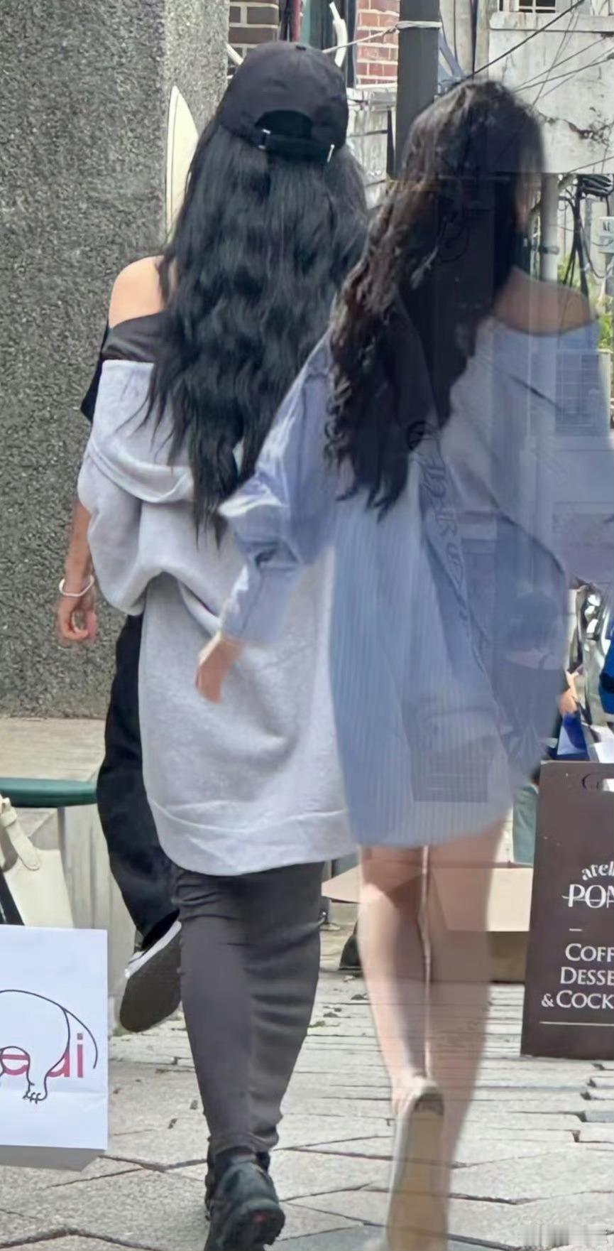王勉易梦玲不得不佩服这些网友，个个都是神探呀，这都能看出来是易梦玲，不过这个对