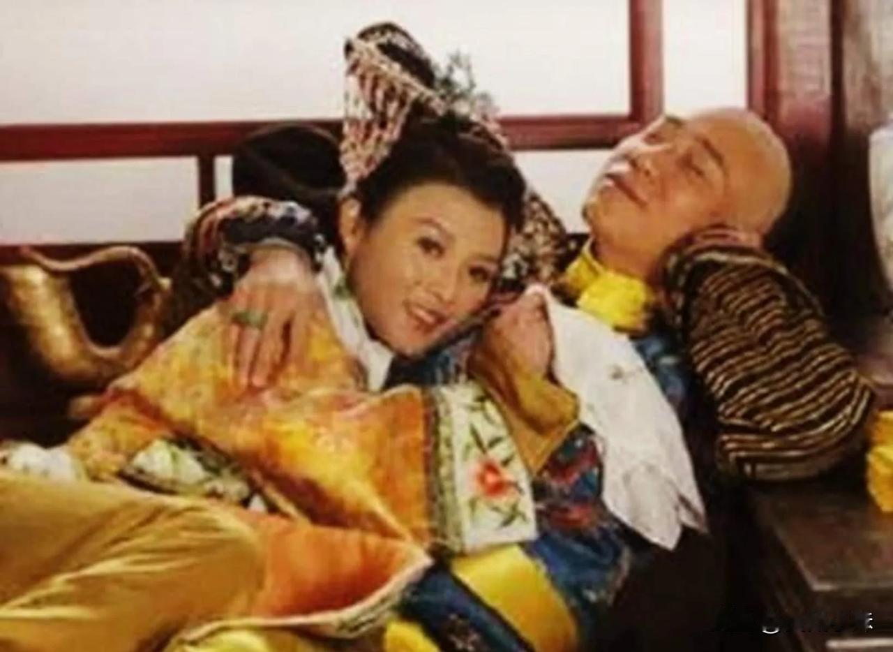 1856年，咸丰皇帝翻了懿嫔的牌子，当夜懿嫔就被送到了咸丰休息的地方。二人见面后