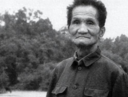 1947年，沈醉发现一个疯老头在跑步，感觉他有些奇怪，就下令把他关押起来，手下却
