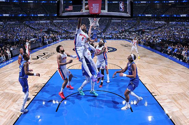 奥萨尔-汤普森在季后赛中的情况证明了一点。只会防守几乎不会进攻的球员，并且几乎不