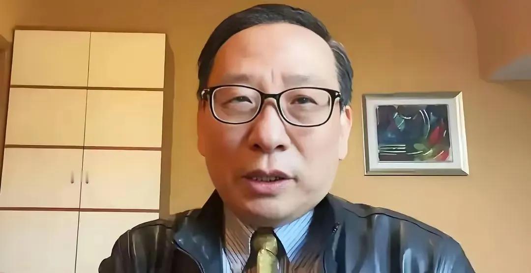 莫迪现在估计心里能把后槽牙咬碎了。他刚在G7会上吹完边境胜利，中国学者高志凯就甩