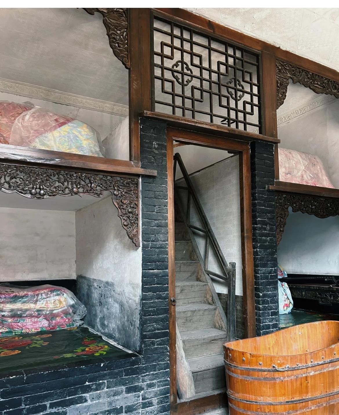 原来古代的丫寰就住上了上下铺