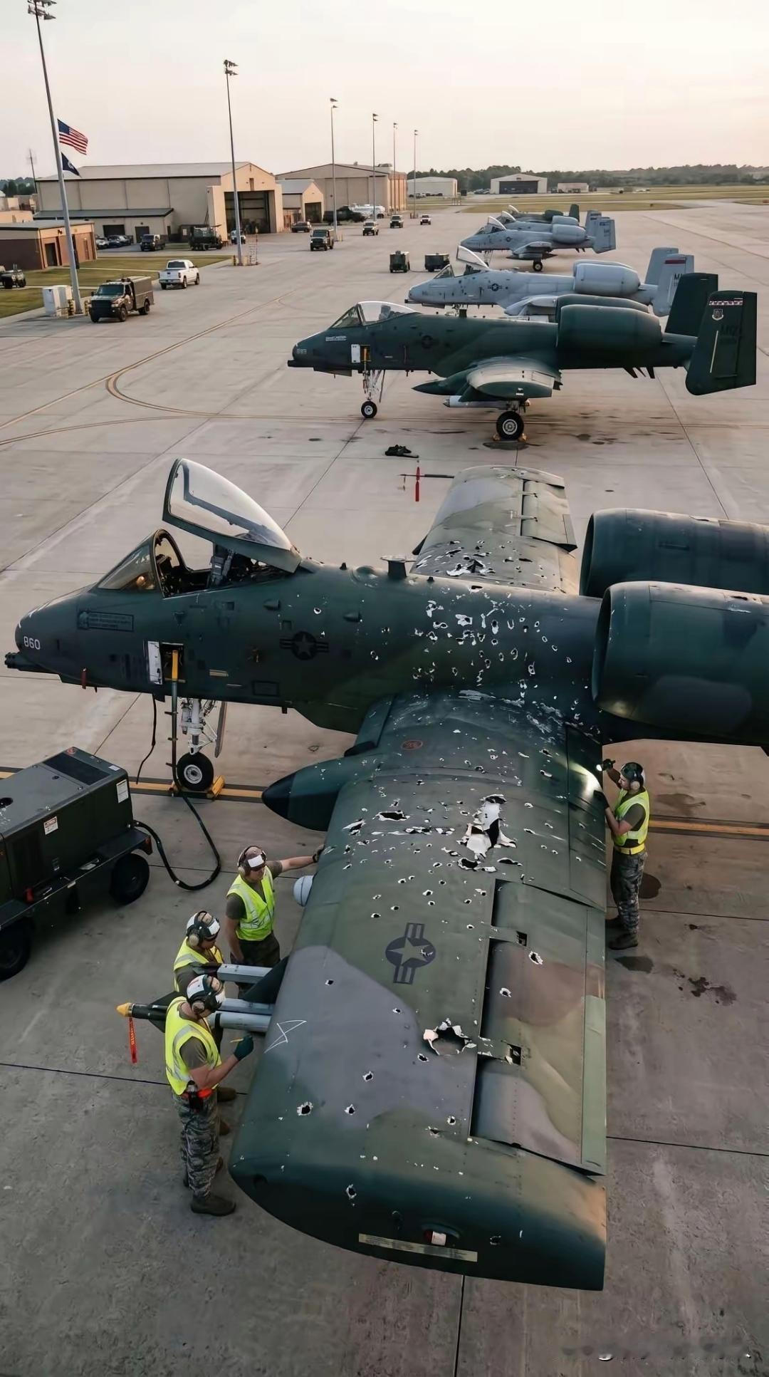 A-10被打成这样都没掉，皮真厚。