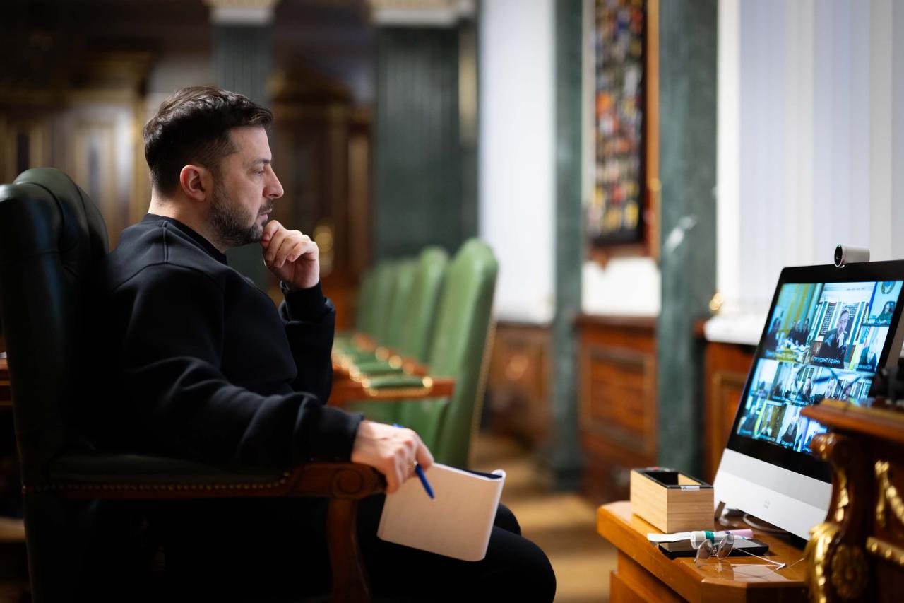 2月5日，泽连斯基在接受法国电视台France2采访时，公开更新了自2022年