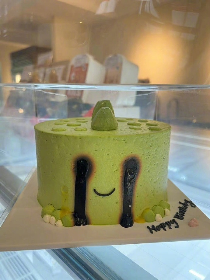 可爱蛋糕怎么秒变恐怖片了捏