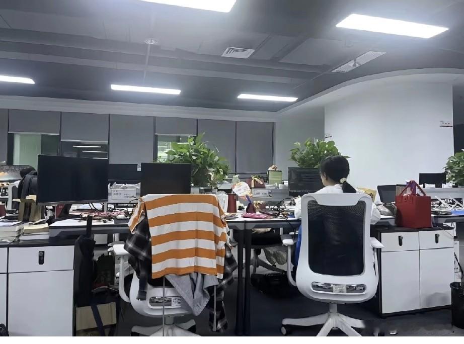 作为一个hr,给整天泡在招聘网站上投简历的求职者们说句扎心窝子的话：别看招聘网站