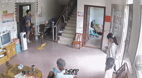 这样的孩子不知有多少，悲哀呀！刀皮是游戏皮肤道具，最贵的线下交易一刀皮900元，