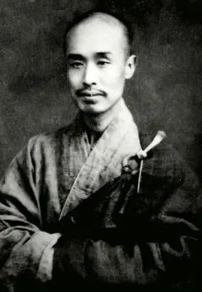 弘一法师说：“与你有缘的人，不用留，不用求，这是命中注定拥有的；与你无缘的人，何