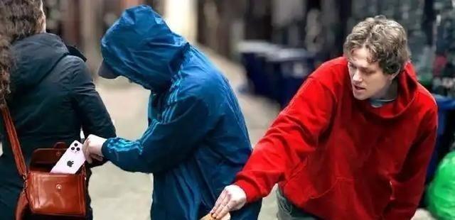 据说，欧洲的小偷居然达成了一种共识，那就是可以去偷中国人的钱财和物品，但是绝对不