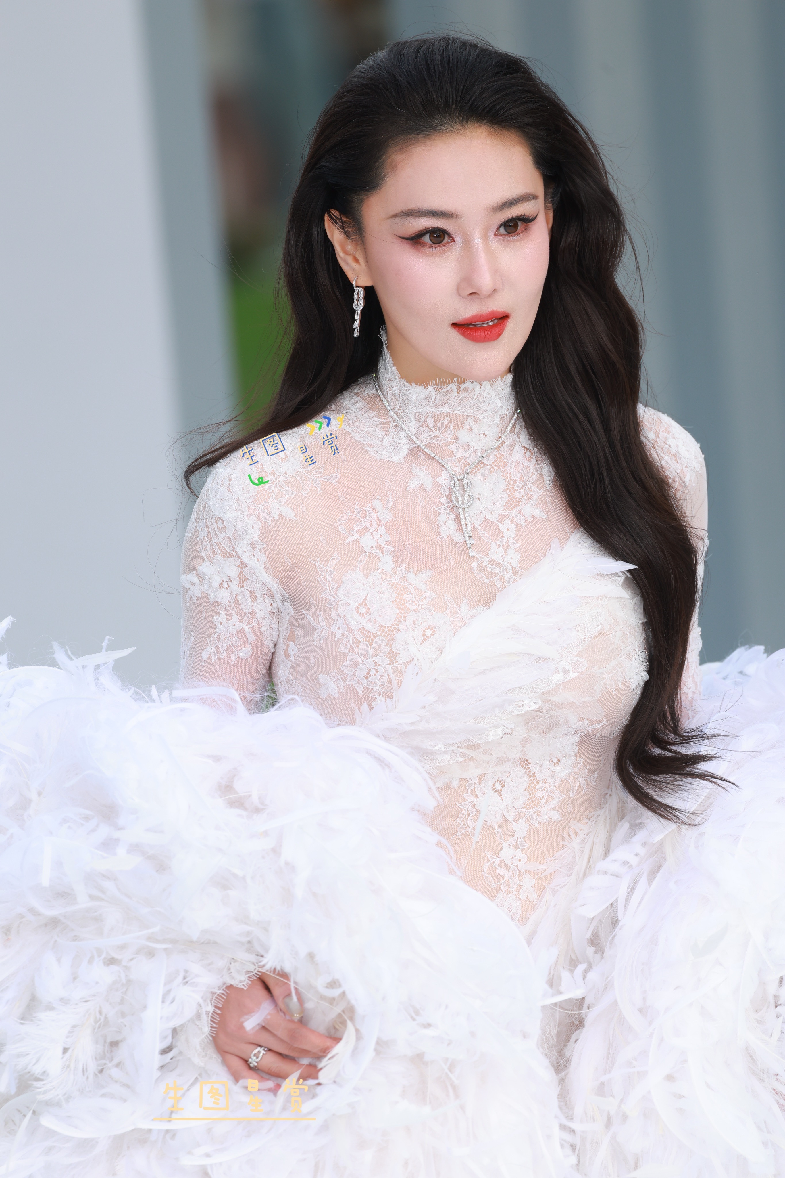 张馨予ELLE红毯生图好久不见，出场即惊艳🤩张馨予出场秒了🫧ELLE风尚大