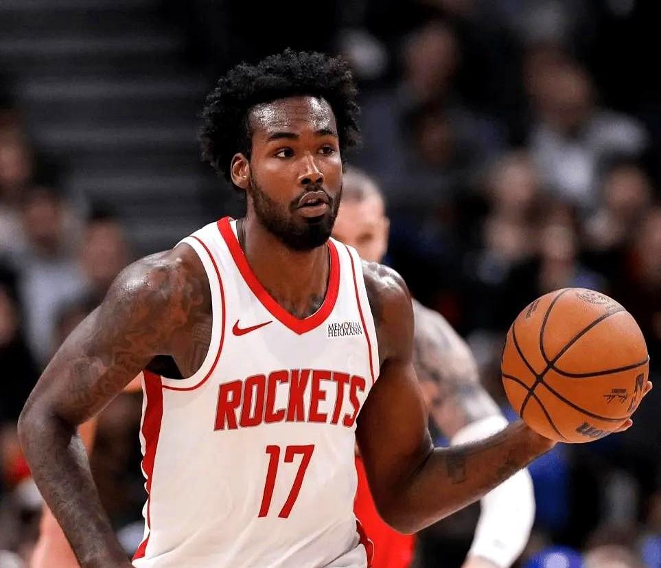 休斯顿火箭队的塔里·伊森，把自己的大合同投没了？整个三月，三分球28次出手只