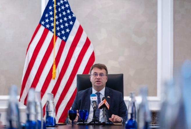 马来西亚申请加入金砖，美国大使公开威胁：不要越过红线 双标见过不少，但这么明