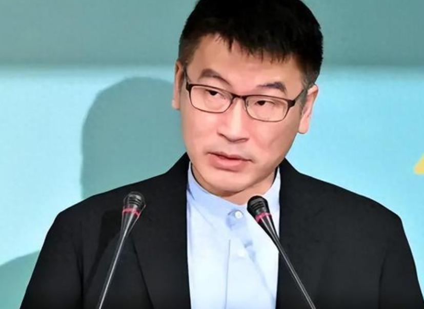 这两天台陆委会的操作，比翻书还快。9月2号还在例行记者会上撂狠话，拿“平等参